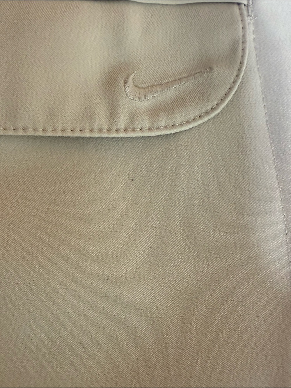Nike Golf Khaki Bermuda Shorts Size 4 Dri-FIT Stretch Cargo Pockets Classic - Picture 9 of 9